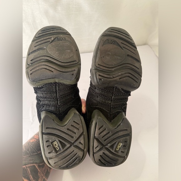 Bloch Dance Women's Canvas Boost Split Sole Dance Sneaker, Black, 7.5 - Picture 5 of 7